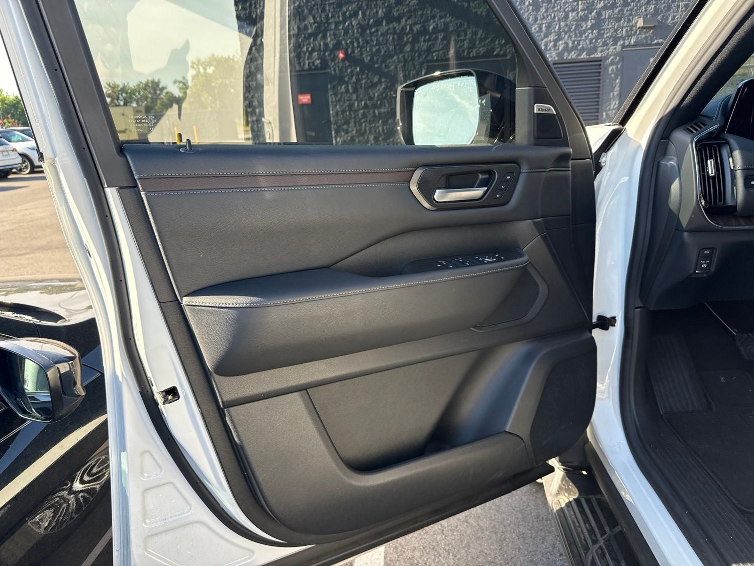 2025 Nissan Armada SL