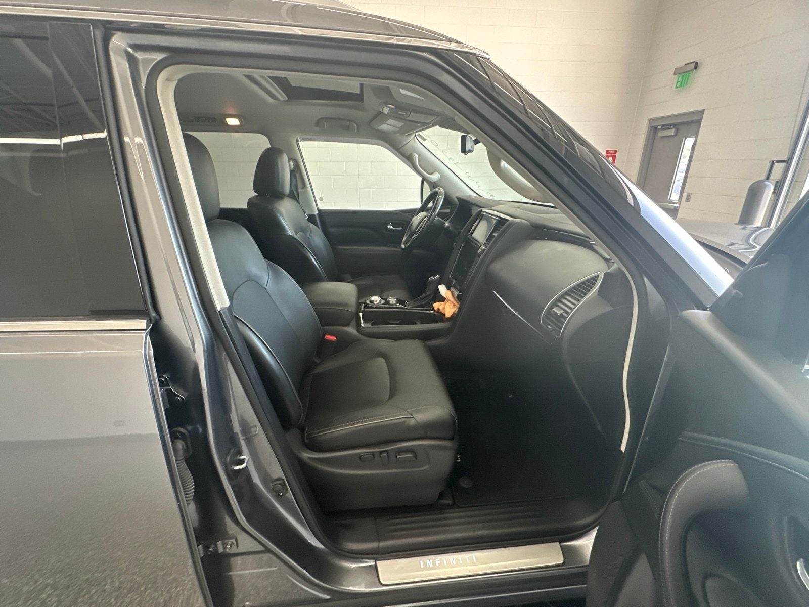2021 INFINITI QX80 LUXE