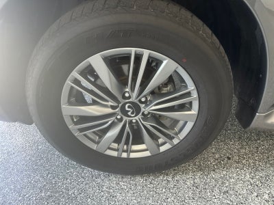2021 INFINITI QX80 LUXE