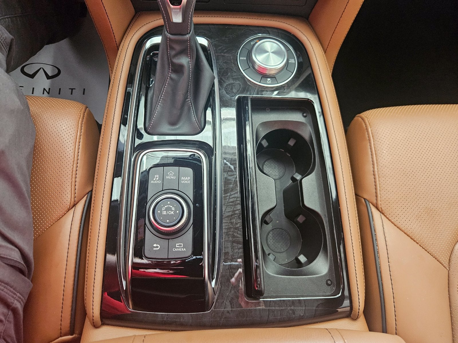 2023 INFINITI QX80 Sensory