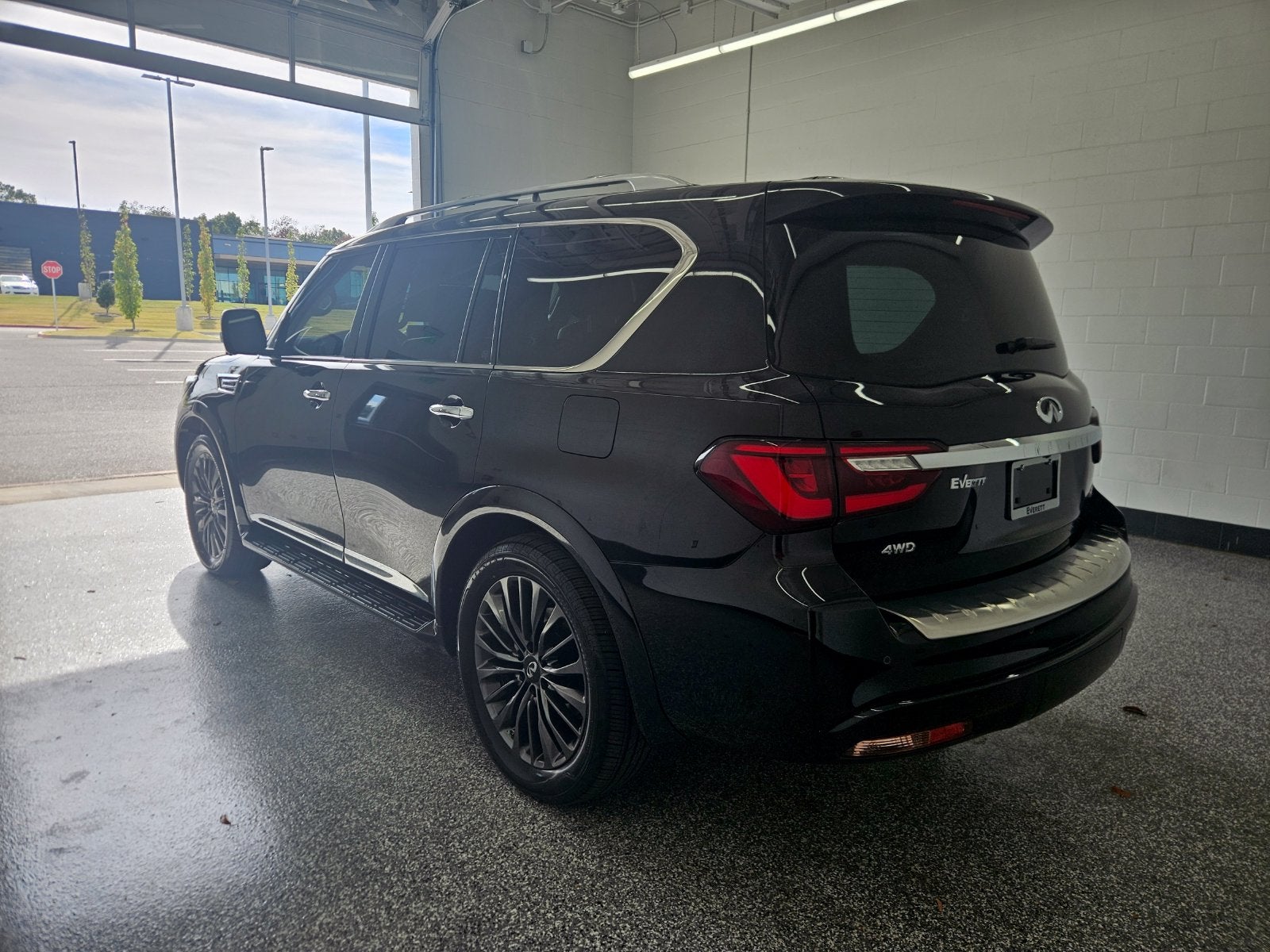 2023 INFINITI QX80 Sensory
