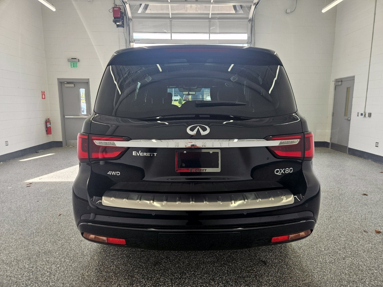 2023 INFINITI QX80 Sensory