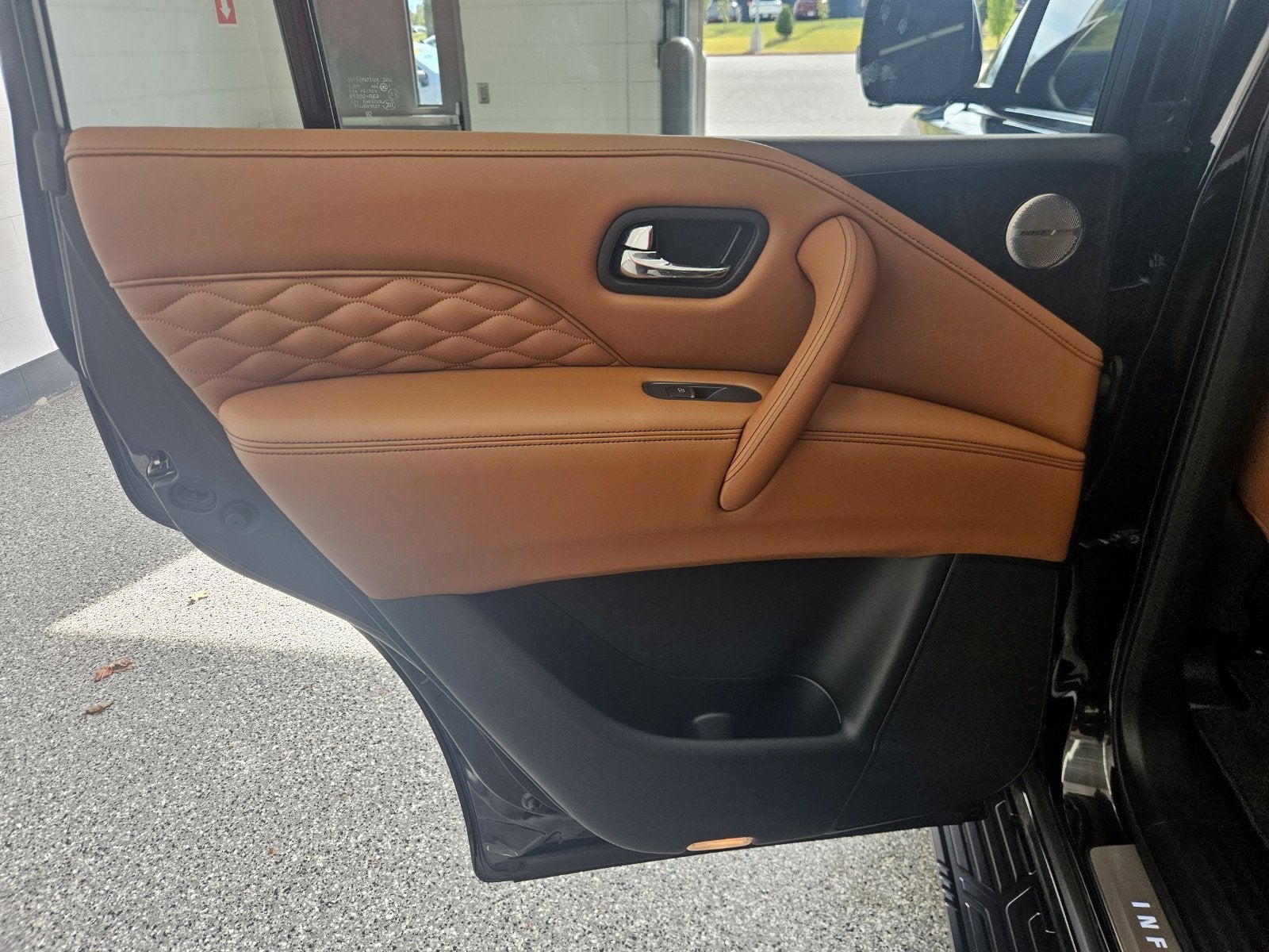 2023 INFINITI QX80 Sensory