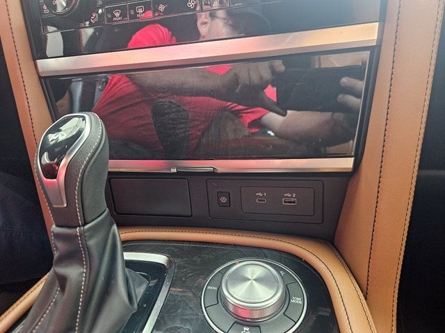 2023 INFINITI QX80 Sensory