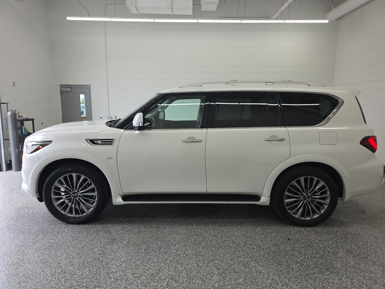2018 INFINITI QX80 Base