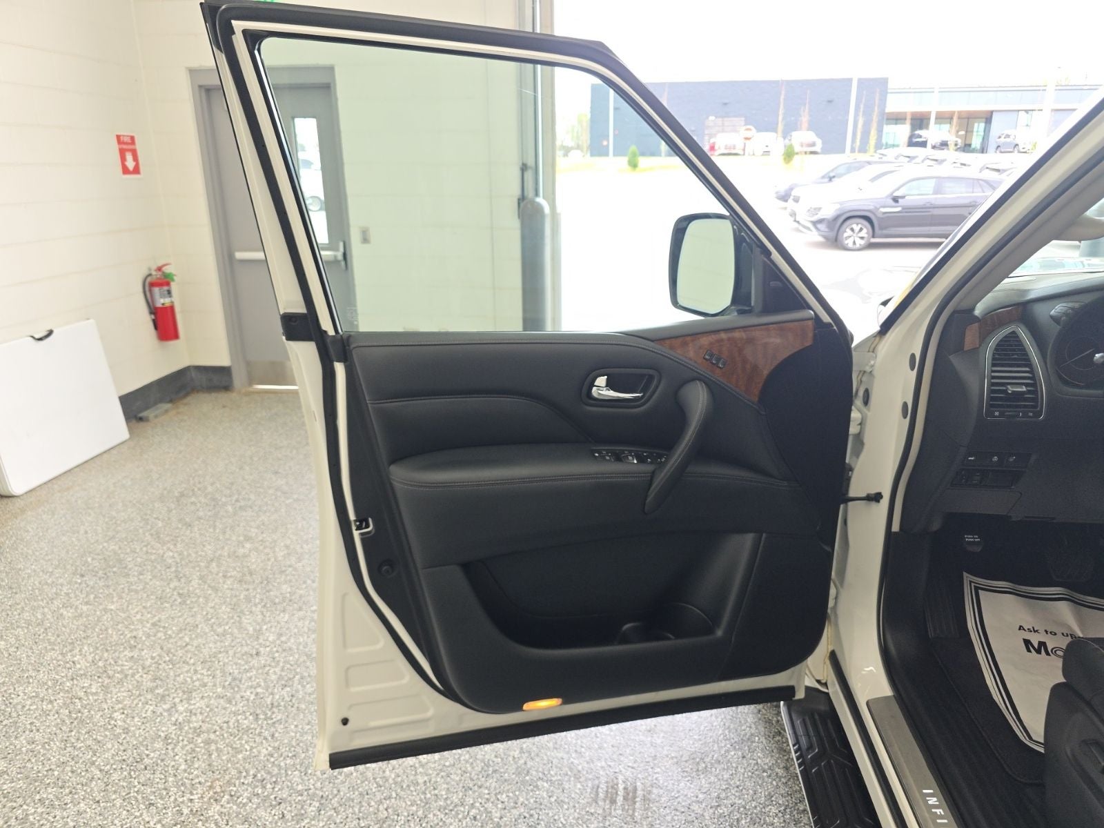 2018 INFINITI QX80 Base