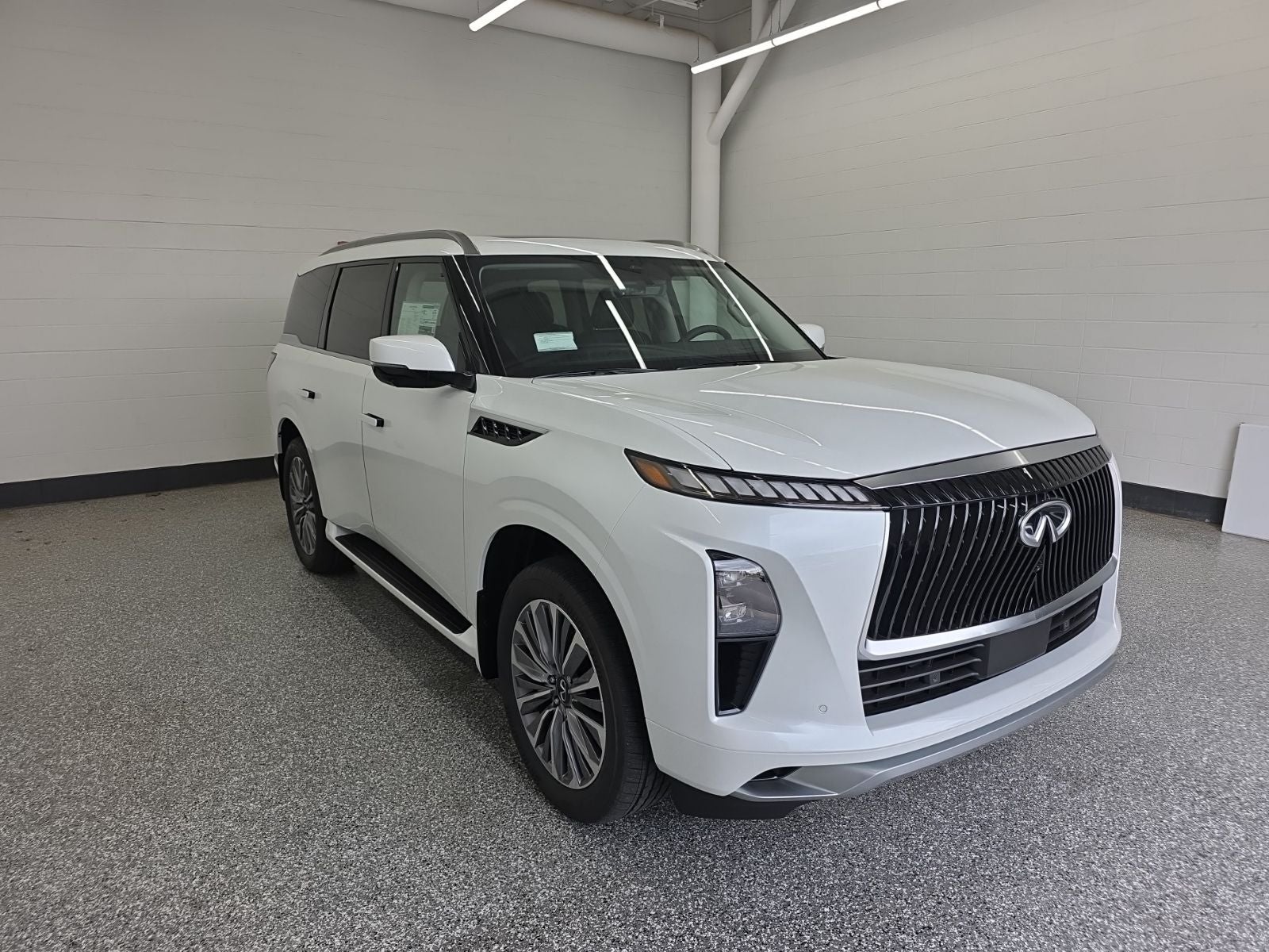 2026 INFINITI QX80 LUXE