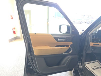 2026 INFINITI QX80 LUXE