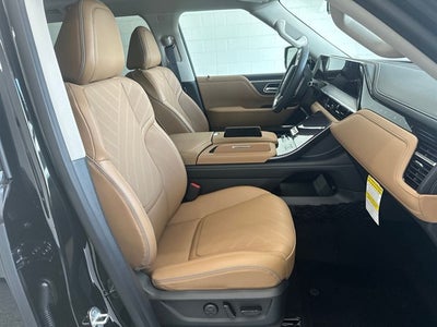 2026 INFINITI QX80 LUXE