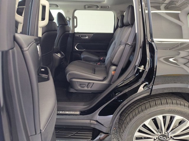 2027 INFINITI QX80 LUXE