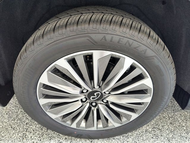 2027 INFINITI QX80 LUXE