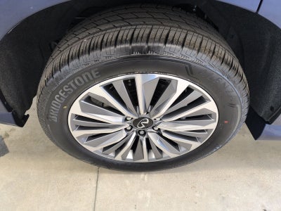 2025 INFINITI QX80 LUXE