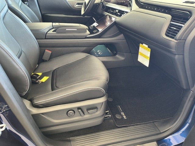 2025 INFINITI QX80 LUXE