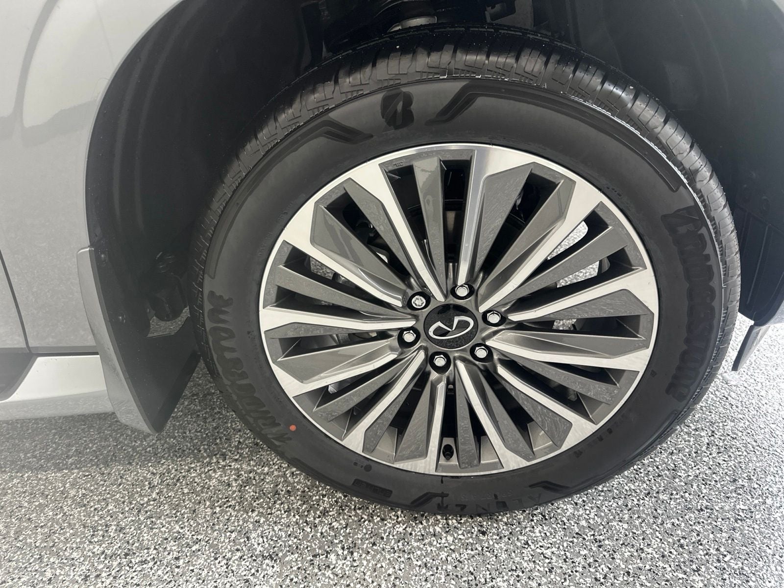 2026 INFINITI QX80 LUXE