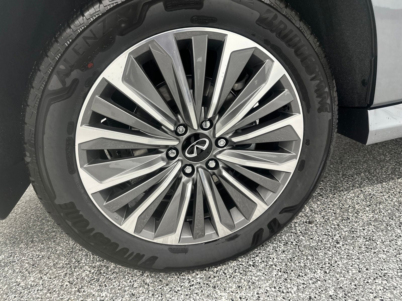2026 INFINITI QX80 LUXE