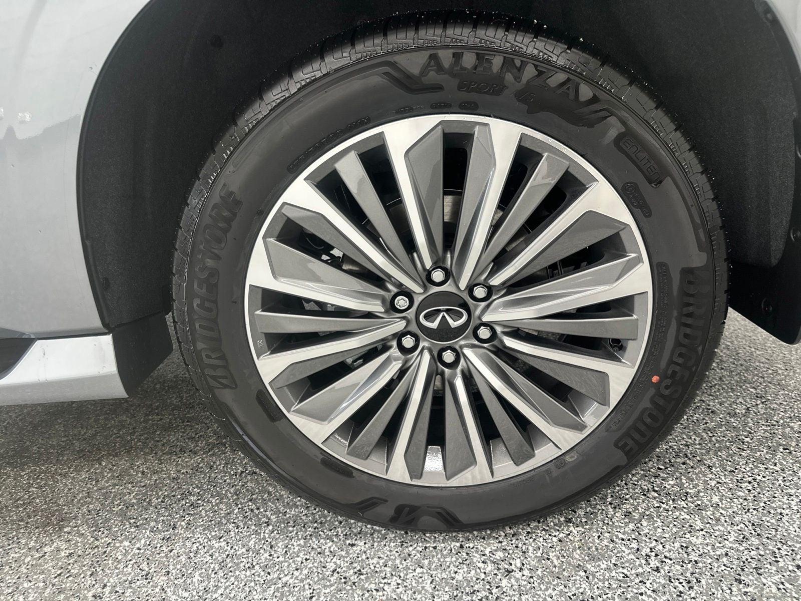 2026 INFINITI QX80 LUXE