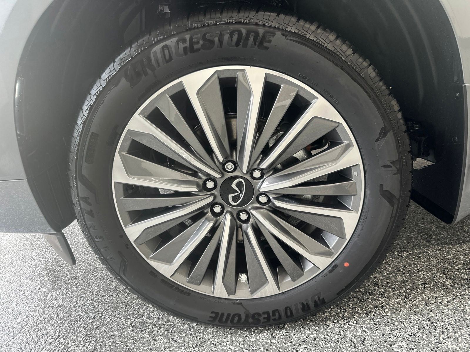 2026 INFINITI QX80 LUXE
