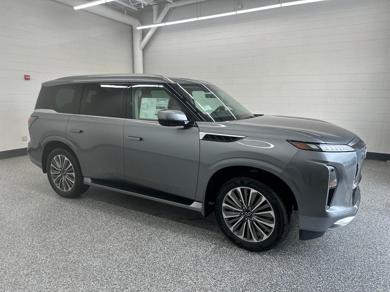 2026 INFINITI QX80 LUXE