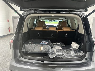 2026 INFINITI QX80 LUXE