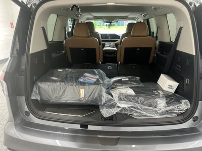 2026 INFINITI QX80 LUXE