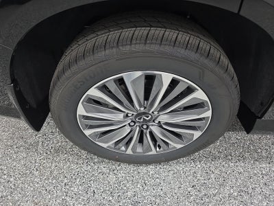 2026 INFINITI QX80 LUXE