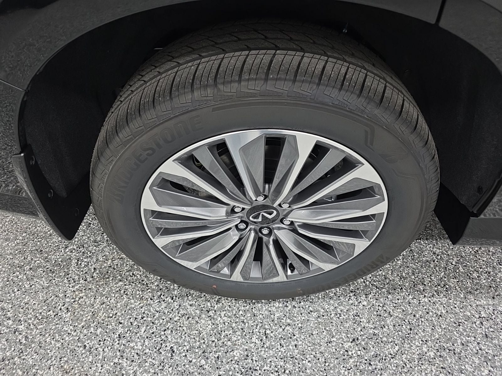 2026 INFINITI QX80 LUXE