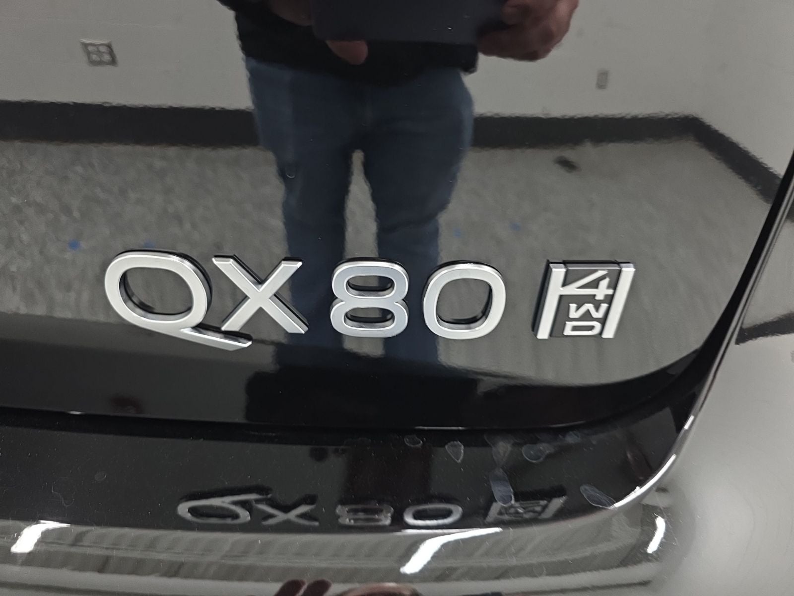 2026 INFINITI QX80 LUXE