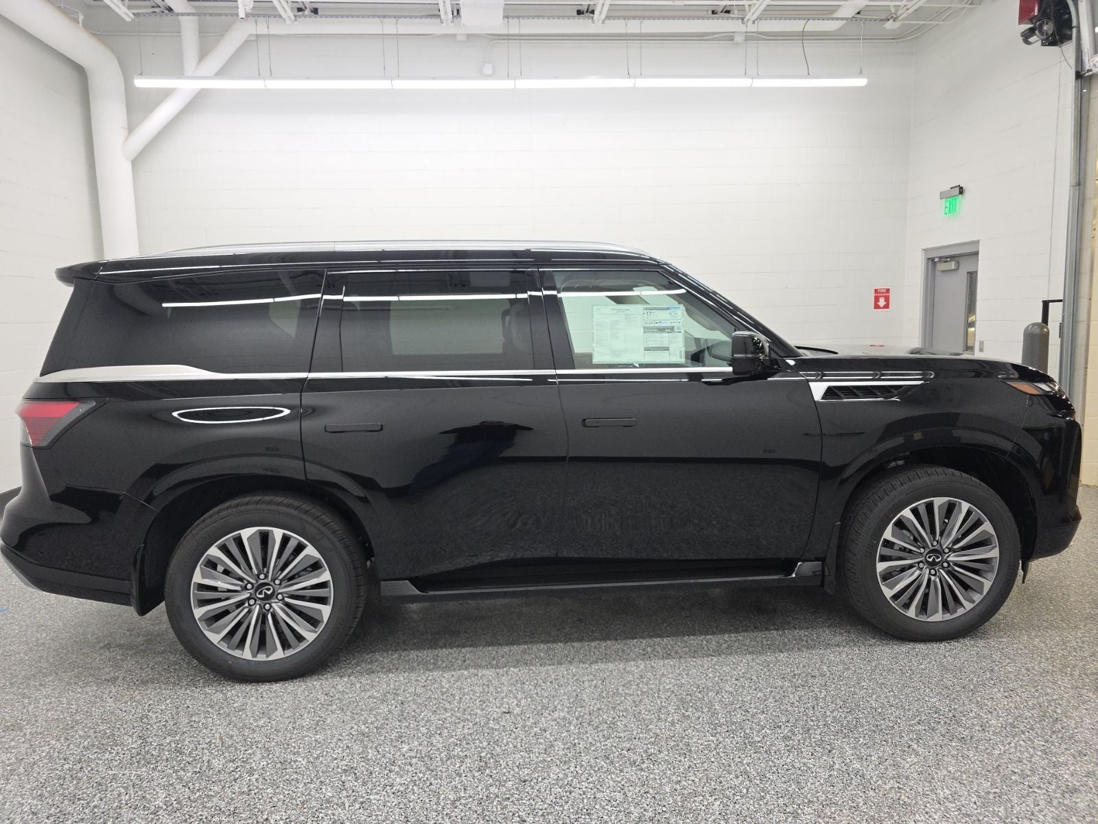 2026 INFINITI QX80 LUXE