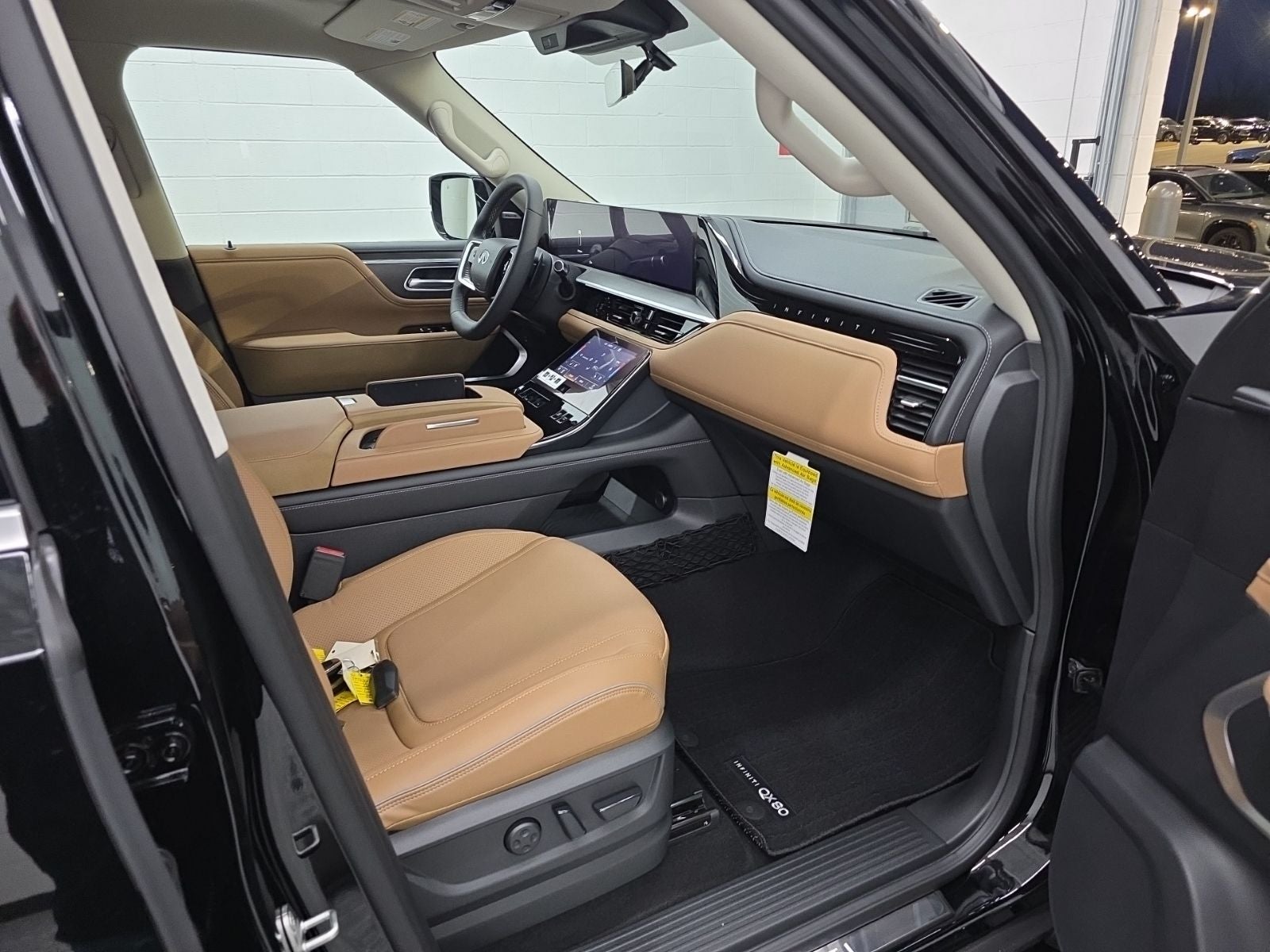 2026 INFINITI QX80 LUXE