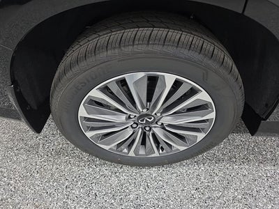 2026 INFINITI QX80 LUXE