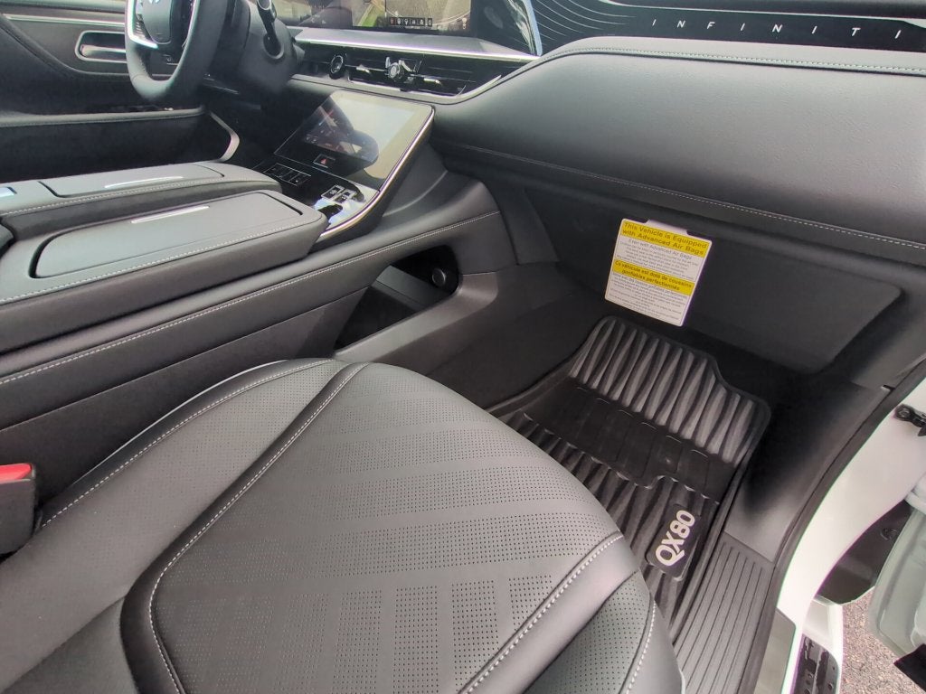 2027 INFINITI QX80 LUXE