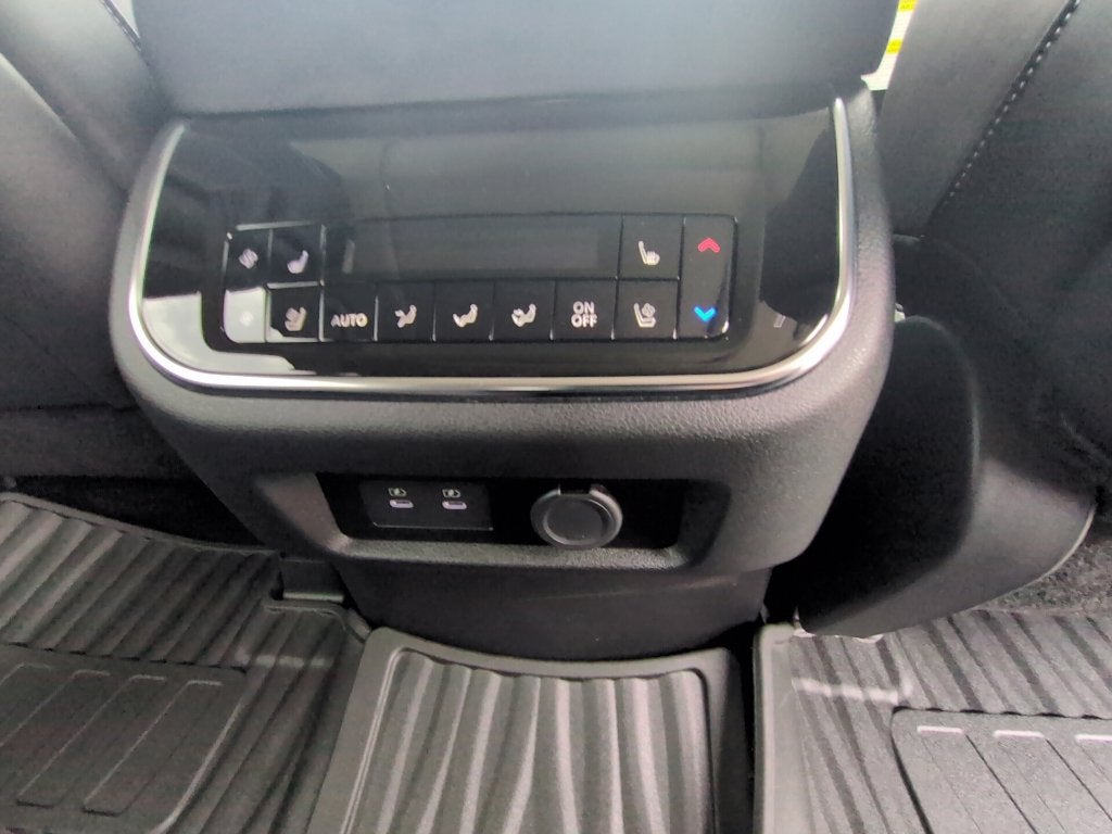 2027 INFINITI QX80 LUXE