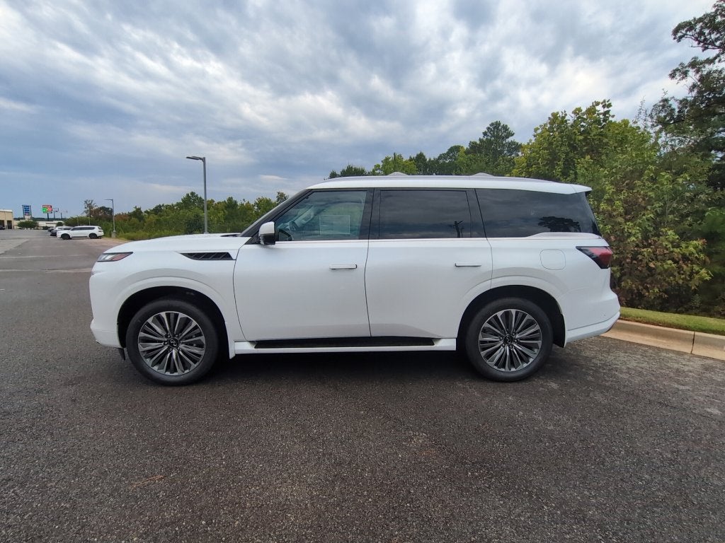 2027 INFINITI QX80 LUXE