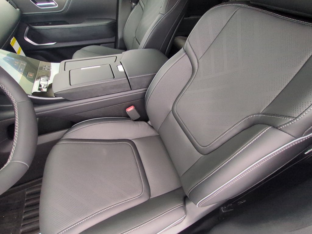 2027 INFINITI QX80 LUXE