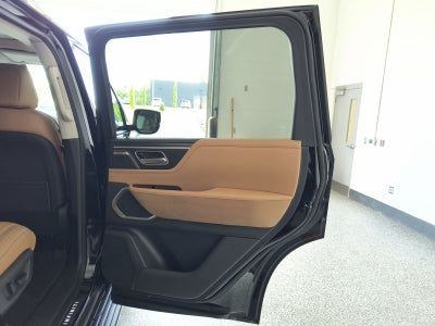 2027 INFINITI QX80 LUXE