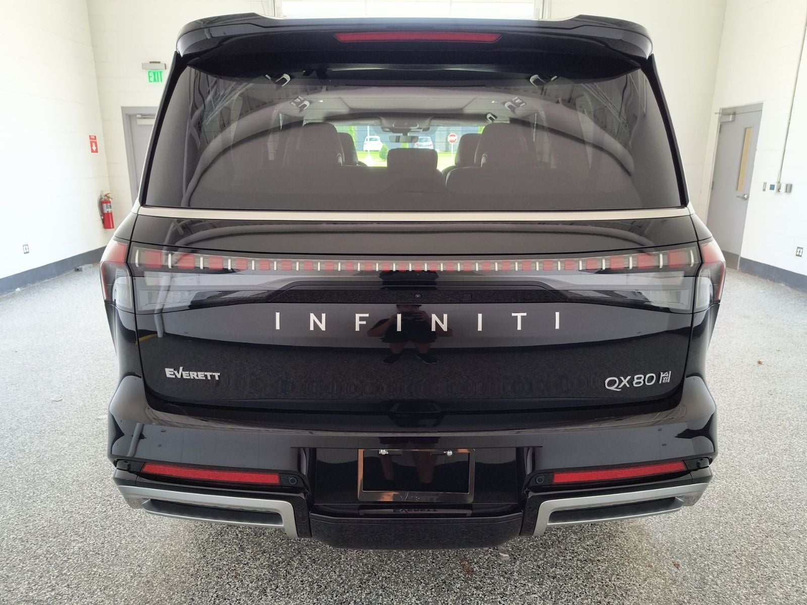 2027 INFINITI QX80 LUXE
