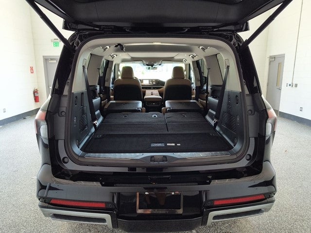 2027 INFINITI QX80 LUXE