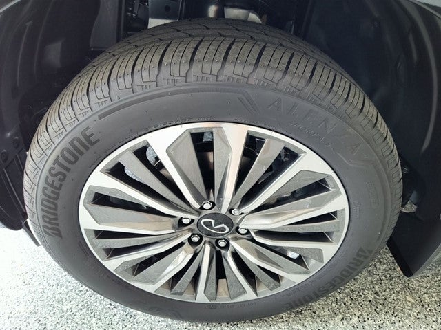2027 INFINITI QX80 LUXE