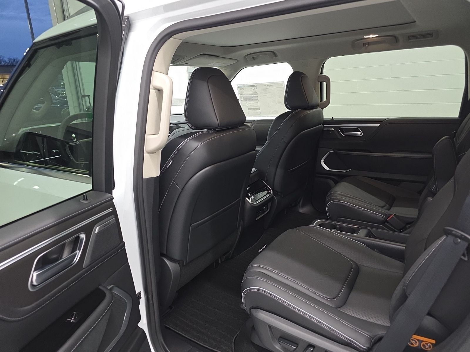 2026 INFINITI QX80 LUXE