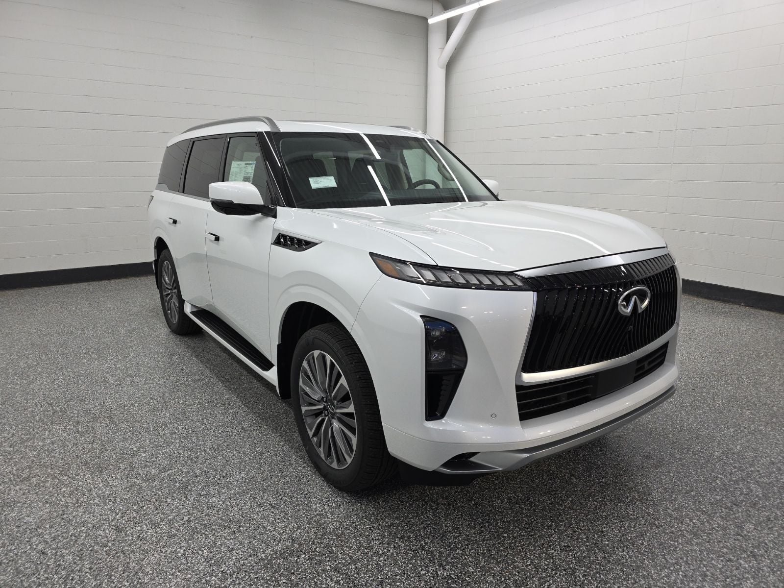 2026 INFINITI QX80 LUXE