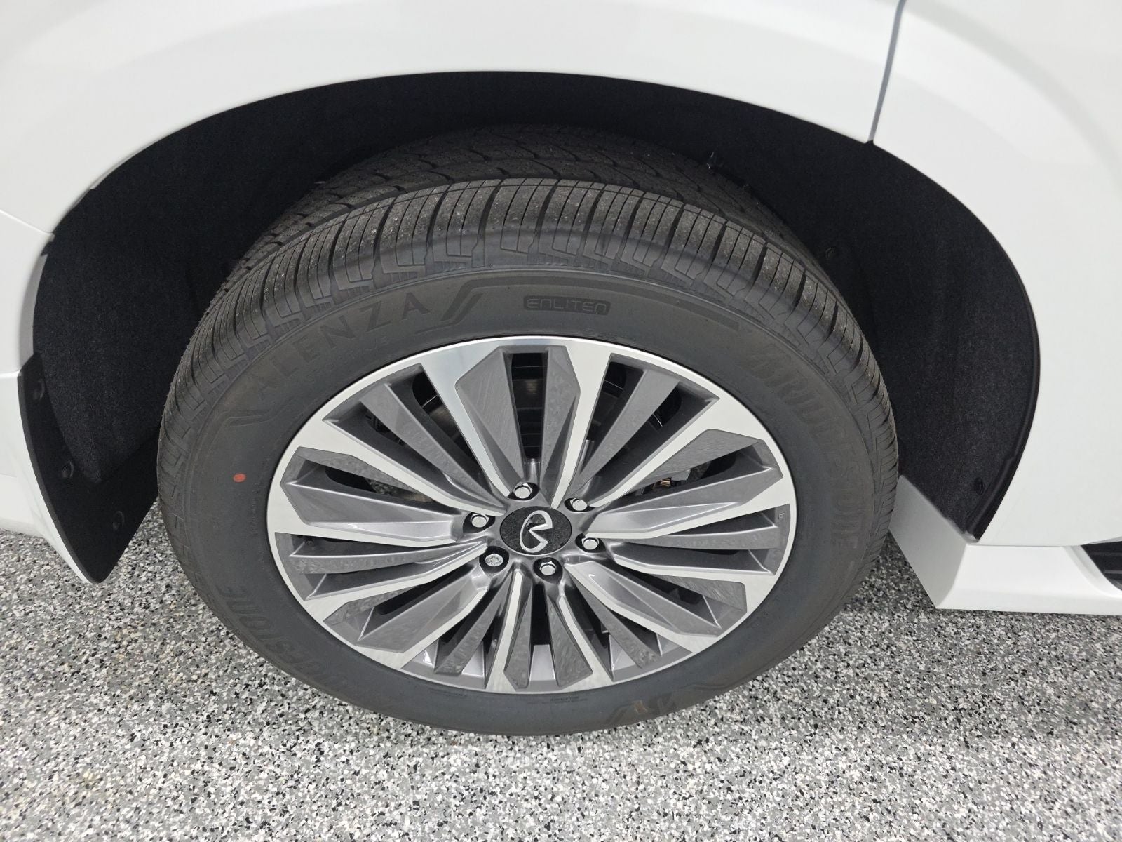 2026 INFINITI QX80 LUXE