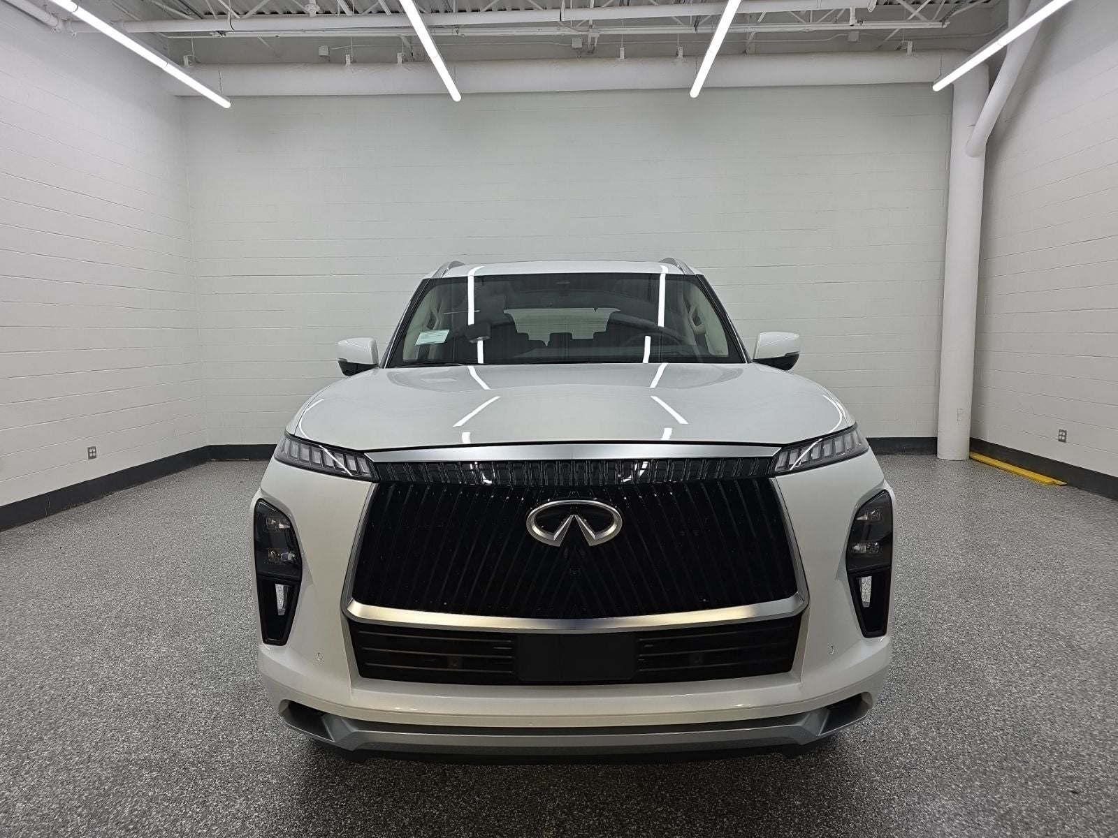 2026 INFINITI QX80 LUXE