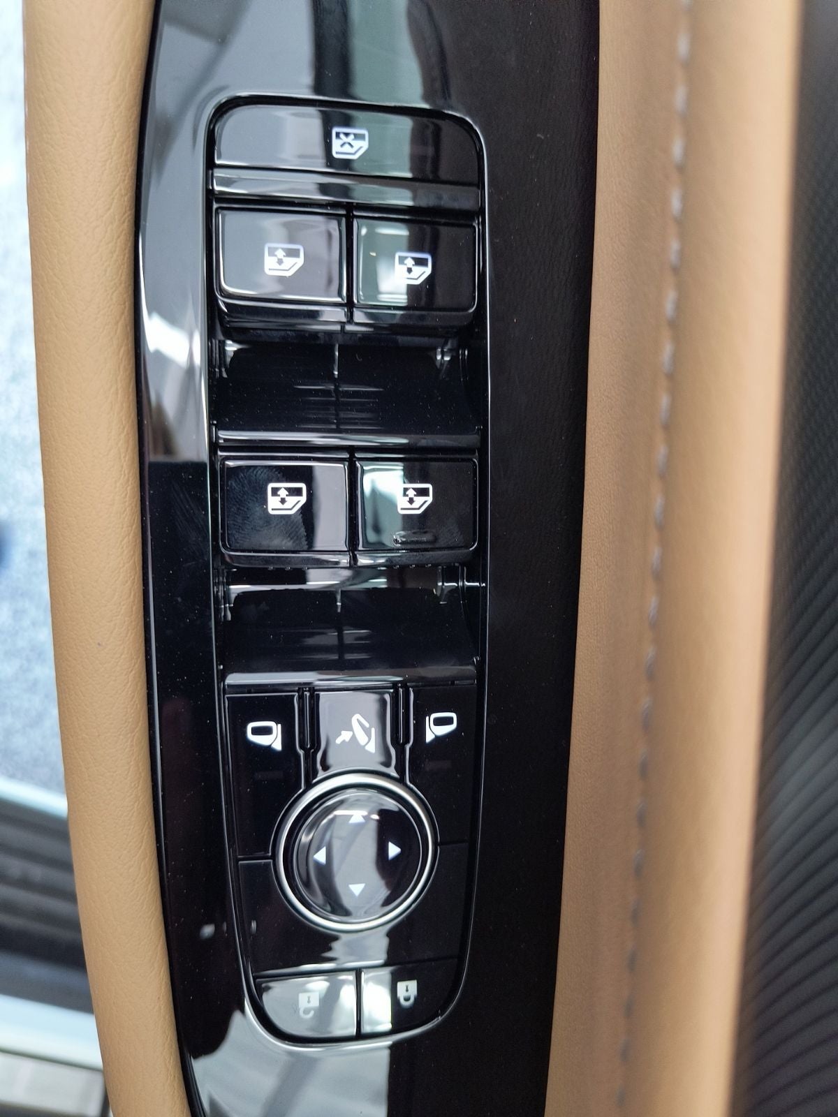 2027 INFINITI QX80 LUXE