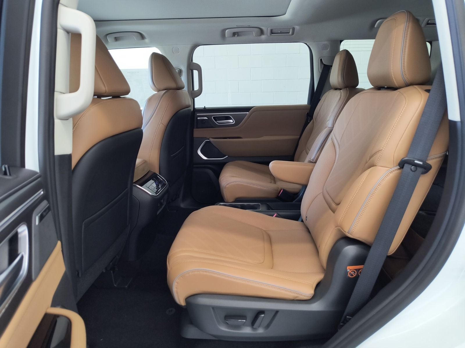 2027 INFINITI QX80 LUXE
