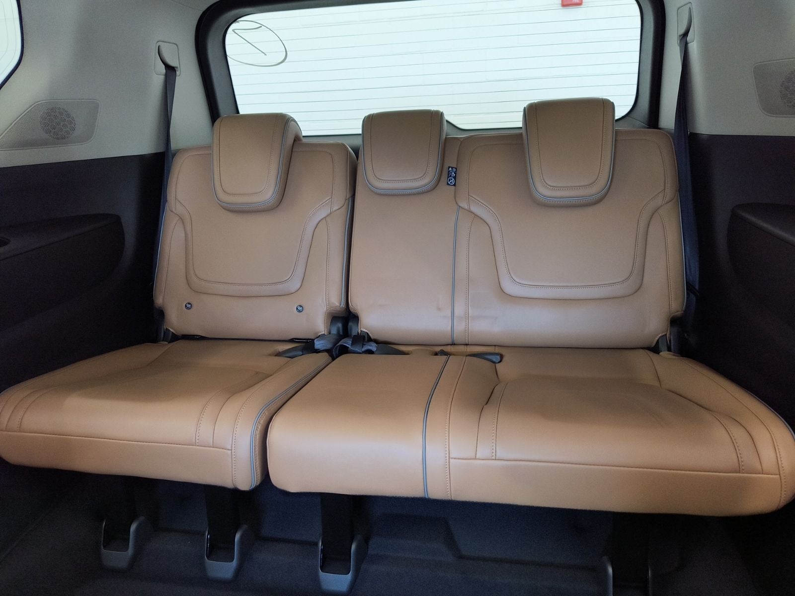 2027 INFINITI QX80 LUXE