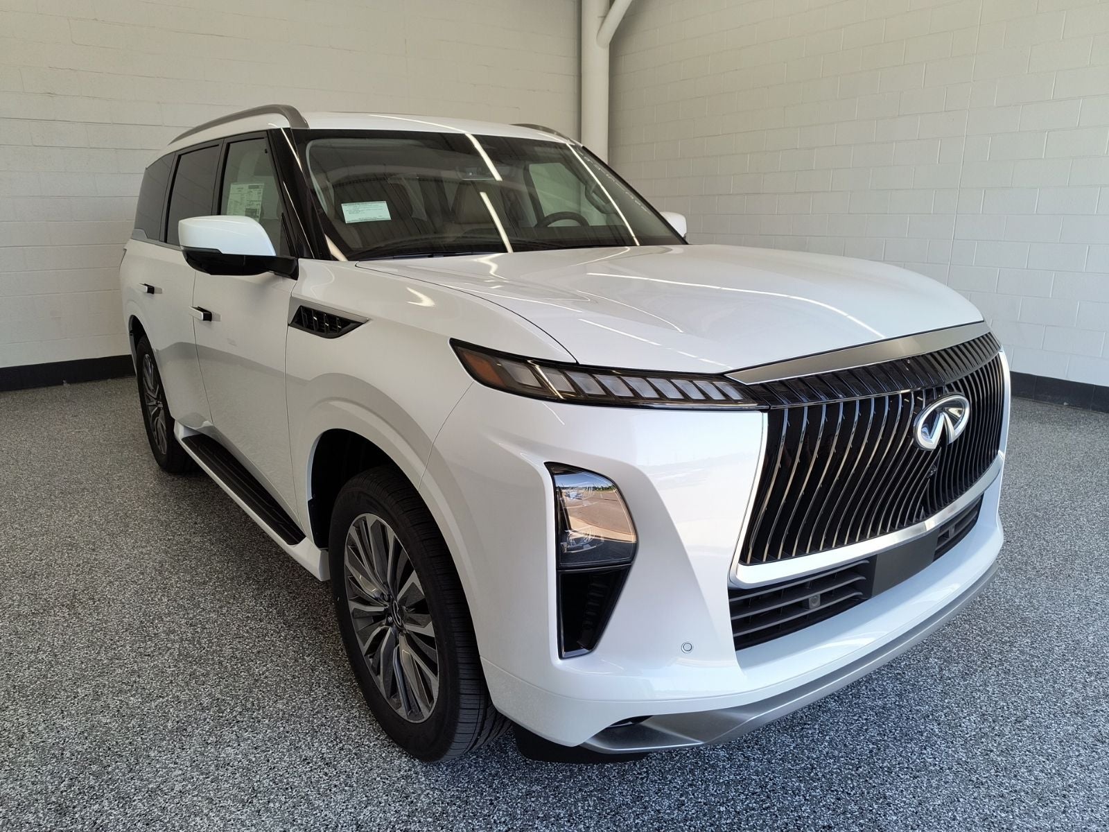 2027 INFINITI QX80 LUXE