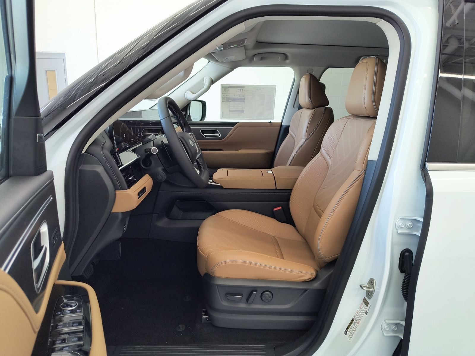 2027 INFINITI QX80 LUXE