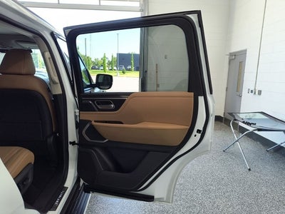 2027 INFINITI QX80 LUXE