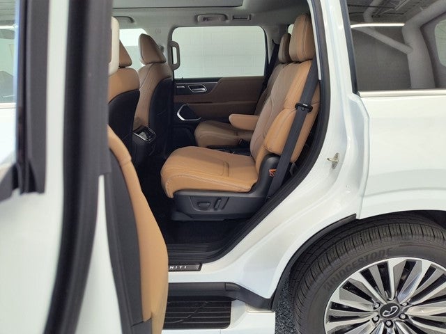 2027 INFINITI QX80 LUXE