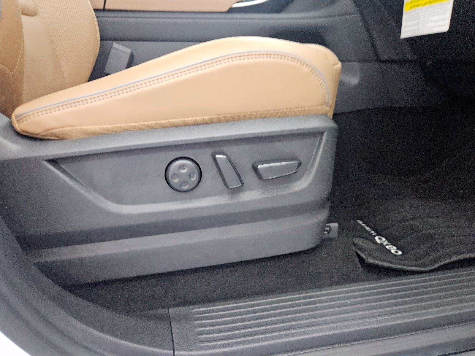 2027 INFINITI QX80 LUXE